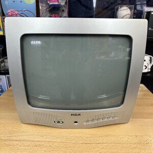Vintage Silver RCA 13" Retro Gaming CRT TV  E13320  No Remote TESTED